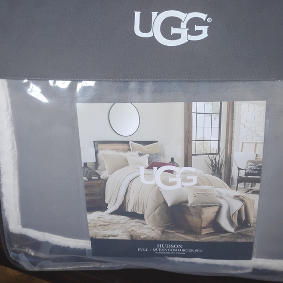 Ugg reversible Sherpa grey cream comforter set full queen - Picture 2 of 4